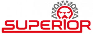 Logotipo vermelho e preto com palavra SUPERIOR e símbolo circular com rosto