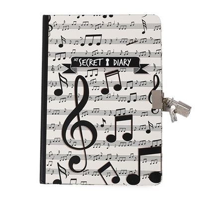 Diário secreto branco com notas musicais pretas e cadeado prateado.