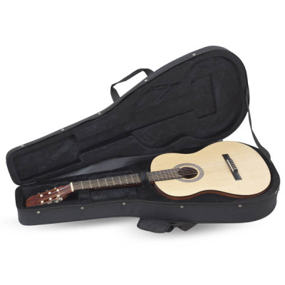 Guitarra clássica em mala preta aberta