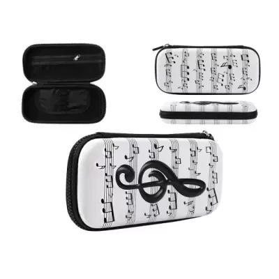 Estojo escolar rígido branco decorado com pauta musical e clave de sol preta.