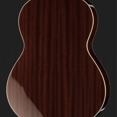 Parte traseira de guitarra acústica castanha com acabamento brilhante