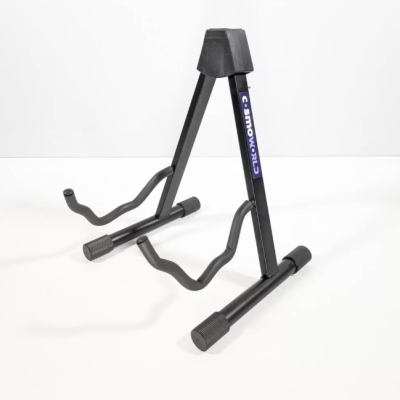 Suporte de guitarra em metal preto com etiqueta C.SMOWORLD