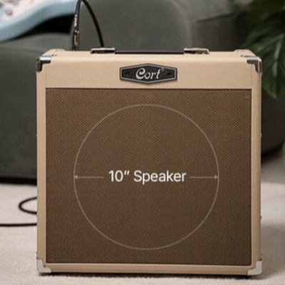 Amplificador Cort bege com texto 10