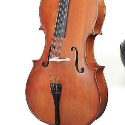 Violoncelo de madeira castanha clara com detalhes pretos