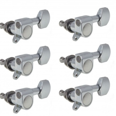 Seis mecânicas cromadas para guitarra com botões brancos, fundo branco