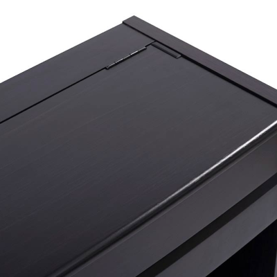 Superfície preta lisa de mesa ou secretária com suporte na extremidade