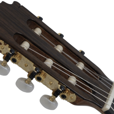 Cabeça de guitarra clássica em madeira escura com tarraxas douradas