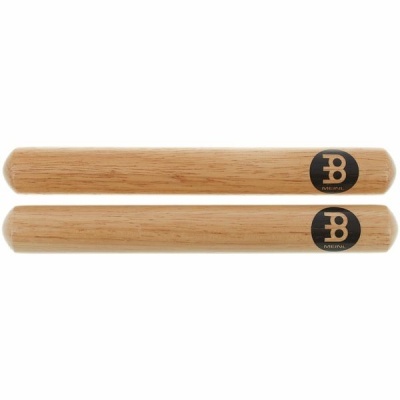 Par de baquetas de madeira claras com logotipo preto Meinl.