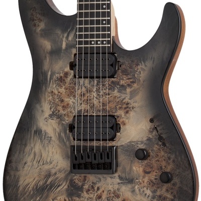 Guitarra elétrica preta com padrão burl wood e captadores pretos