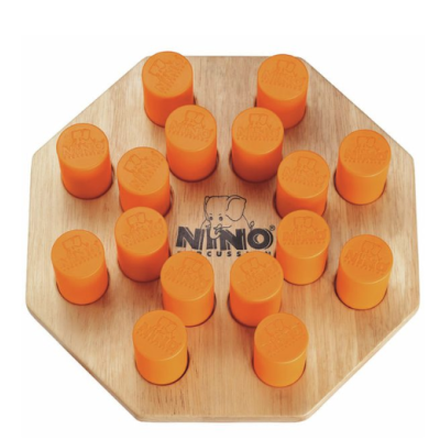Tabuleiro octogonal de madeira com peças cilíndricas laranjas gravadas