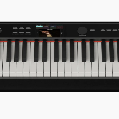 Piano digital negro com 88 teclas e controles visíveis