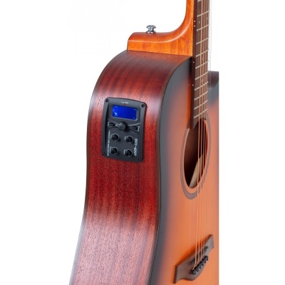 Parte lateral e frontal de guitarra acústica castanha com painel eletrónico