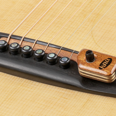 Ponte de guitarra acústica com pinos pretos, cordas e afinador KNA de madeira
