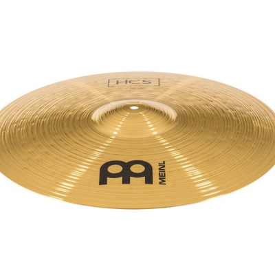 Prato de bateria dourado com texto Meinl e HCS