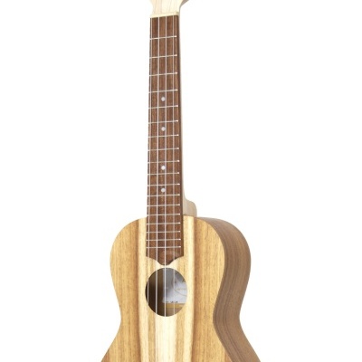 Ukulele de madeira com corpo de tons naturais e cravelhas cromadas