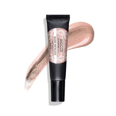 tubo preto de batom líquido metálico nude com etiqueta branca e traço do batom