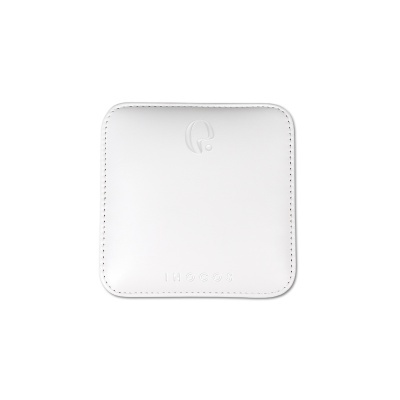 Estojo branco quadrado em material tipo couro com texto INOCOS e logotipo embutidos