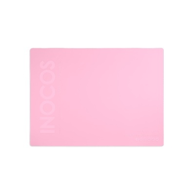 Tapete retangular rosa com texto INOCOS