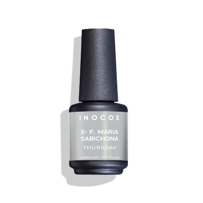 Frasco de verniz de gel preto com texto INOCOS 5ª F, MARIA SABICHONA THURSDAY