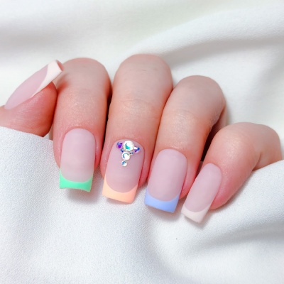 Crystals for Nails INOCOS white and silver holographic