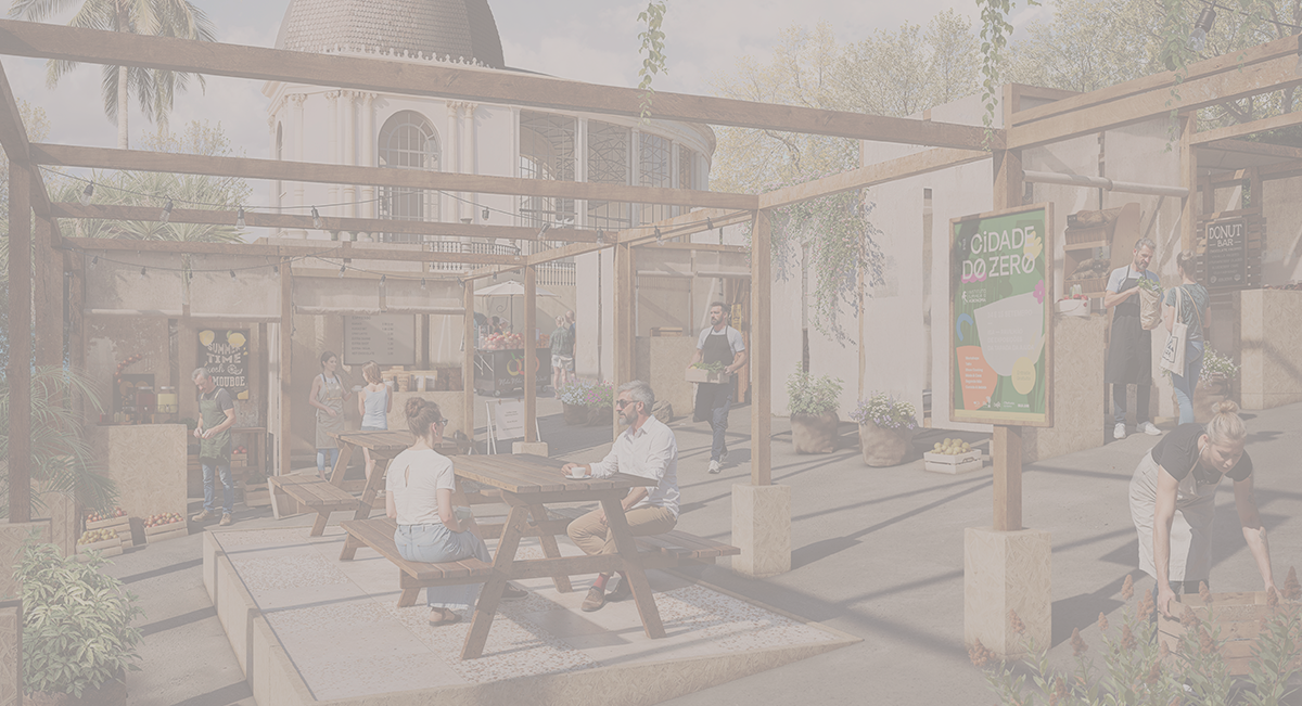 Espaço exterior com mesas de madeira e painéis informativos sobre cidade sem lixo