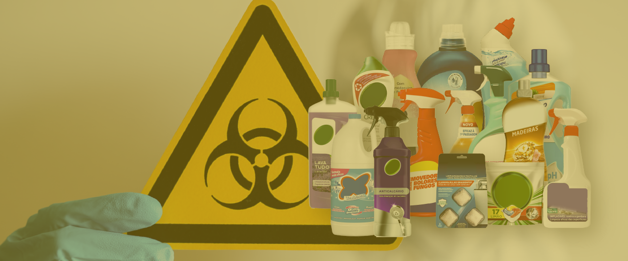 Será que os detergentes convencionais afetam gravemente a nossa saúde e dos nossos filhos? Sinal de perigo biológico com produtos de limpeza e mão com luva azul