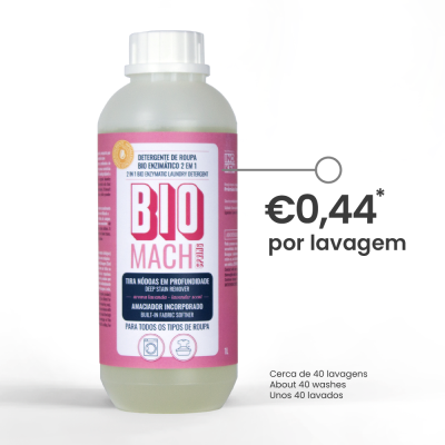 Frasco de detergente de roupa Bio Mach Plus com etiqueta rosa e texto em português e preço €0,44 por lavagem