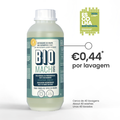 Frasco de detergente de roupa BIO MACH SUPER 2 em 1 com rótulo verde e branco, capacidade 1L