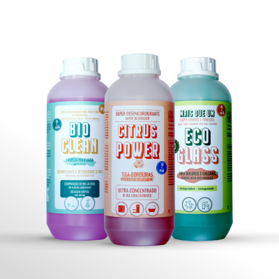 Três frascos de produtos de limpeza BIO CLEAN, CITRUS POWER e ECO GLASS sobre fundo branco.