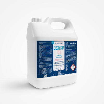 Recipiente plástico branco de detergente líquido para máquina com rótulo azul