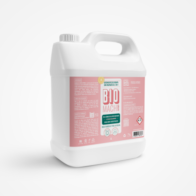 Detergente concentrado BIO MACHINE em garrafa plástica branca com etiqueta rosa.