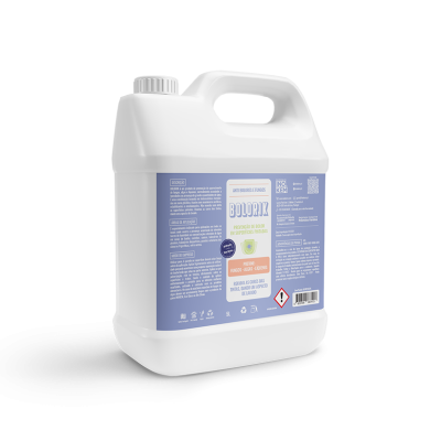 Frasco branco de limpeza com rótulo azul e texto BULOR