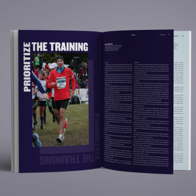 Livro aberto com fotografia de corredor com fato vermelho e texto em inglês