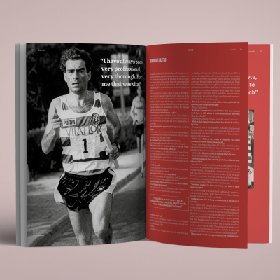 Livro aberto mostrando fotografia a preto e branco de corredor e texto em inglês, páginas interiores vermelhas com texto branco.