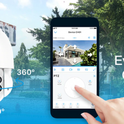 Câmara de segurança branca Reolink ao lado de smartphone com app aberta e texto Every Corner Covered