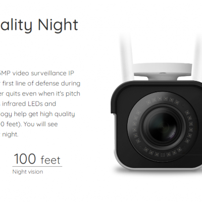 Câmara de vigilância WiFi preta com lente e LEDs infravermelhos