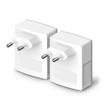 Dois adaptadores elétricos brancos com ficha europeia