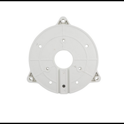 Peça circular branca em plástico com orifícios e suportes triangulares