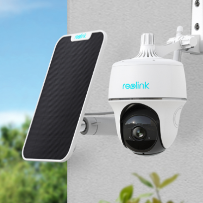 Câmara de segurança branca Reolink com painel solar preto montada numa parede