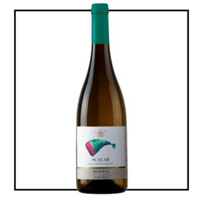 Garrafa de vinho branco Scalab Sauvignon Blanc Reserva com rótulo colorido e tampa verde