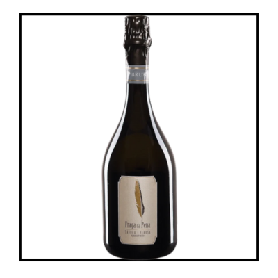 Garrafão de espumante Fraga da Pena Távora Varosa com rótulo cinzento e pena dourada.