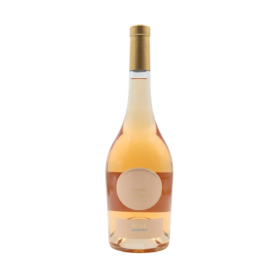 Garrafa de vinho rosé com tampa dourada e etiquetas douradas