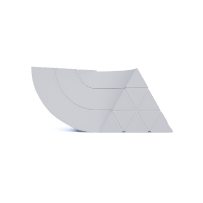 Estrutura geométrica branca com formas triangulares e linhas curvas