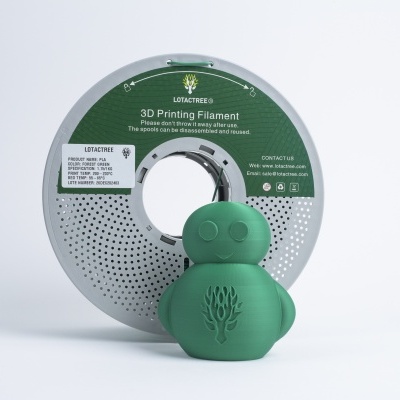 Carretel de filamento 3D LOTACTREES com figura verde impressa