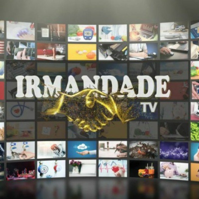 Logótipo IRMANDADE TV com imagens de miniaturas ao fundo
