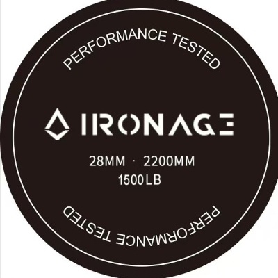 Etiqueta circular preta com texto branco de especificações e marca IRONAGE.