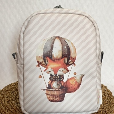 Mochila pequena creme com raposa em balão de ar quente