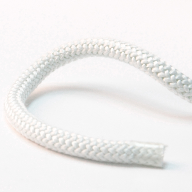 Cordão tricotado redondo Fibra Vidro 550°C branco Cordão branco trançado numa superfície branca