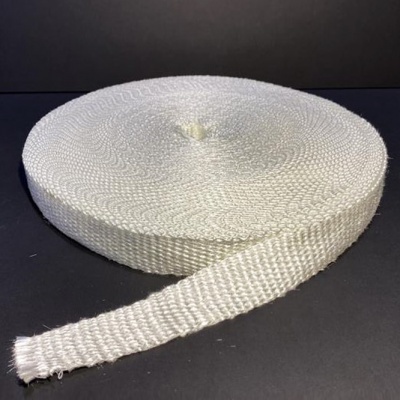 Rolo de fita branca têxtil com textura entrelaçada