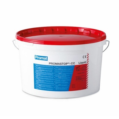 Baldes de plástico branco com tampa vermelha e etiqueta azul e vermelha